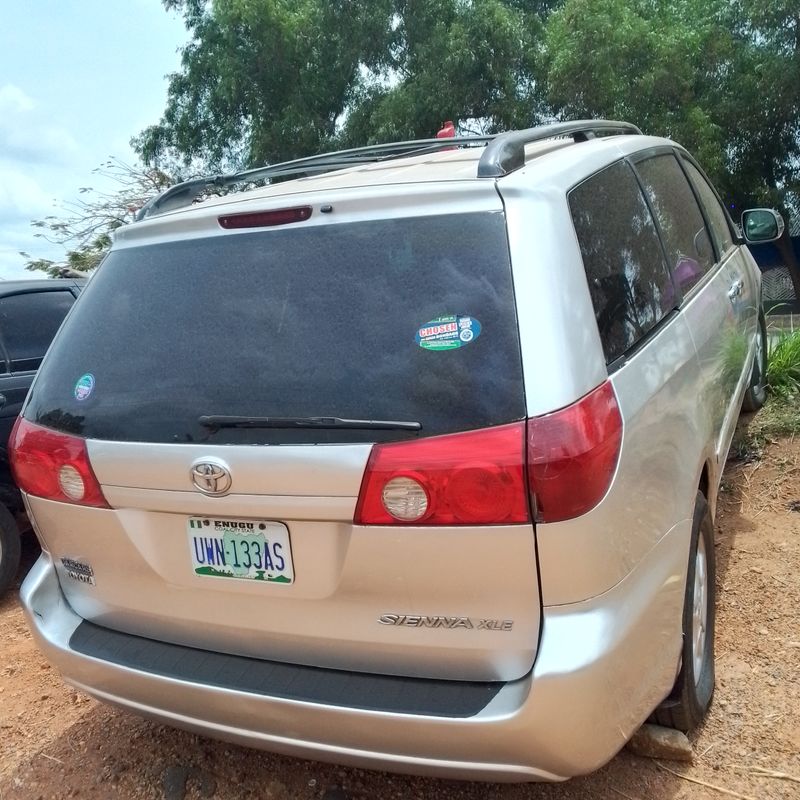 Thumbnail 2 of 2006 Toyota Sienna le